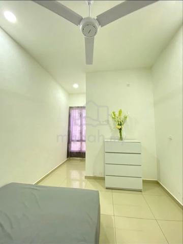 Medium room for rent 1