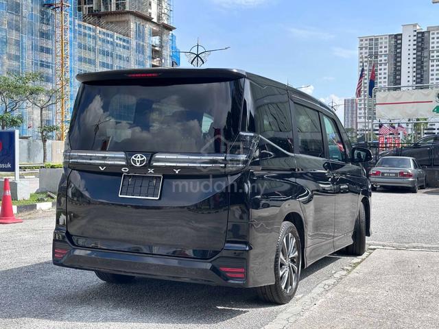 2022 Toyota VOXY 2.0 S-Z (A) 104K KM - 2
