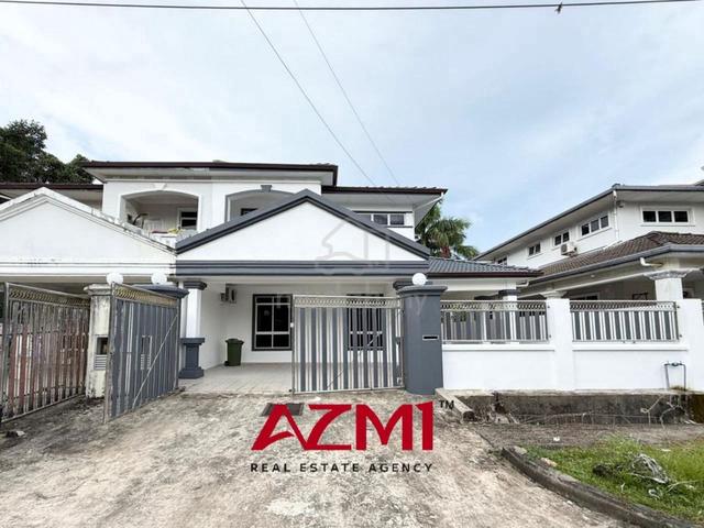 Worth Buy Double Storey Semi Detached at Luak Miri 1