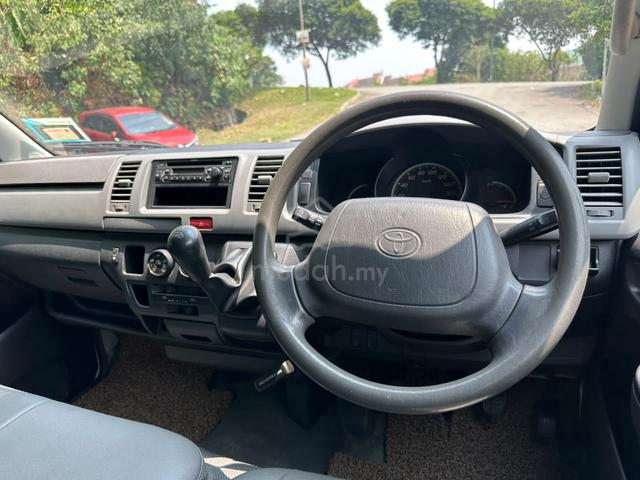 2011 Toyota HIACE 2.5 KDH202R FACELIFT (M) - 3