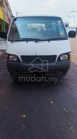 Toyota Hiace 2.0 - Manual -Petrol Year 2001 - 1