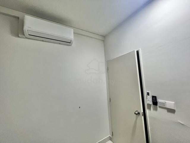 Medium room tidy and clean 1