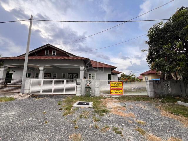 Rumah Semi-D di Kampung Sura Tengah Untuk Dijual 1