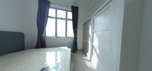 Middle Room with aircond for rent 1