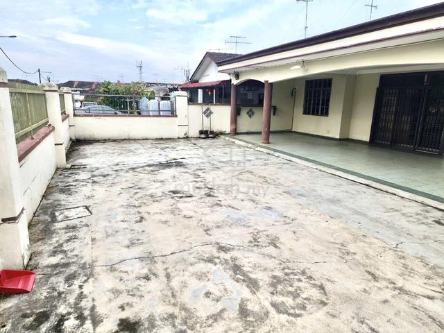 Jalan Gangsa @ Taman Gunung Pulai Kulai Single Storey Corner 3 Bed 1