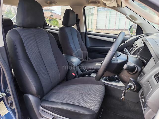2015/16 Isuzu D-MAX 2.5 4x2 DUAL CAB (M) - 5