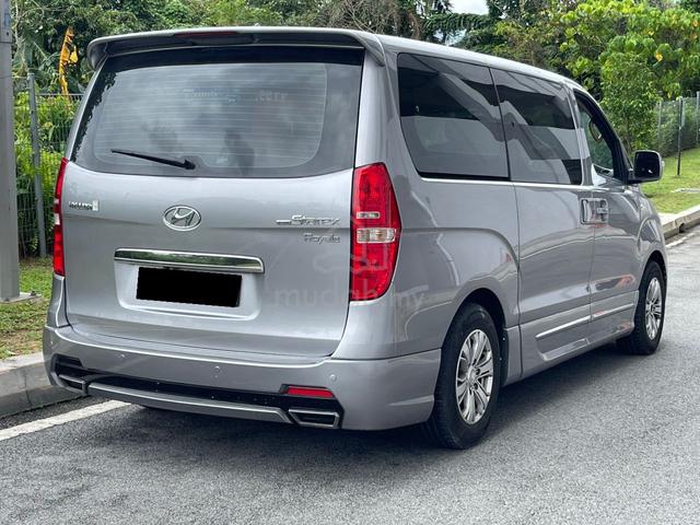 Hyundai GRAND STAREX 2.5 ROYALE PREMIUM (A) 1 OWN - 4