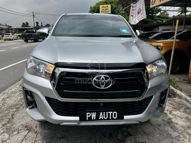 Toyota HILUX 2.4(A)REVO L-EDITION 6SPD 4X4 Pickups - 3