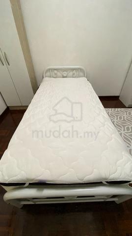 Middle Room For Rent (FEMALE ONLY) @ Bayu Tasik Condo Near LRT & HUKM 1