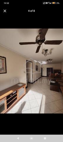 Marina court room for rent 1