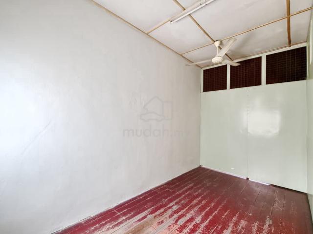 Georgetown at Jalan dharma under value 3xxk 1