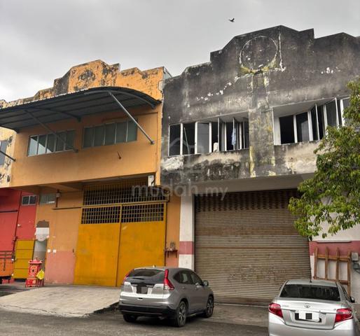1.5 Storey Shop Lot Taming jaya Balakong Seri kembangan for Rent 1