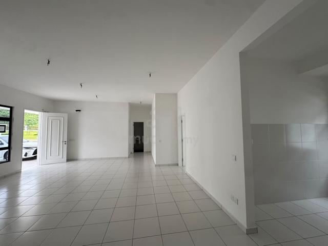 Ground Floor Townhouse, FieldsGate, Freehold, Original Unit 1