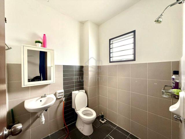 *RENOVATED* Double Storey Terrace @ Taman Desiran Bayu Puchong 1