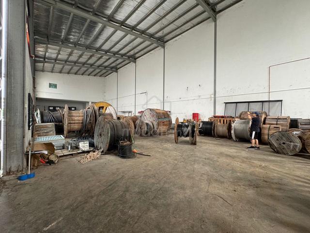 1.5 storey factory @ Bandar Rinching Semenyih For Rent 1