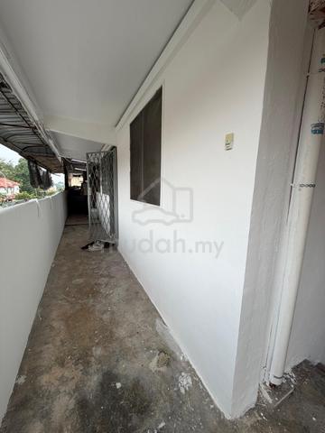 Flat Taman Ungku Tun Aminah 1