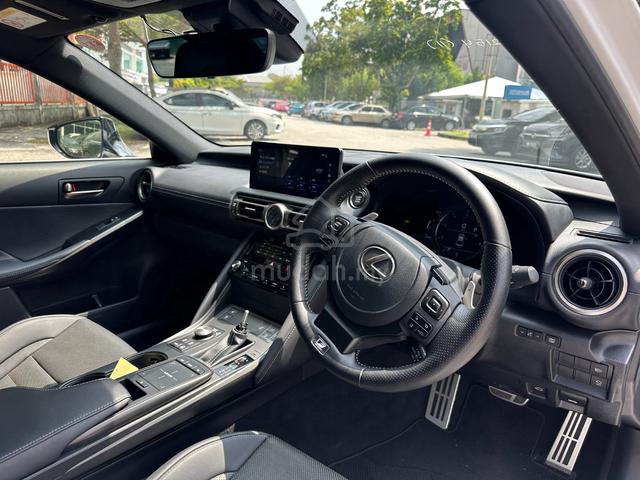 BLACK SEAT 4 CAM 2022 Lexus IS300 2.0 F-SPORT - 3