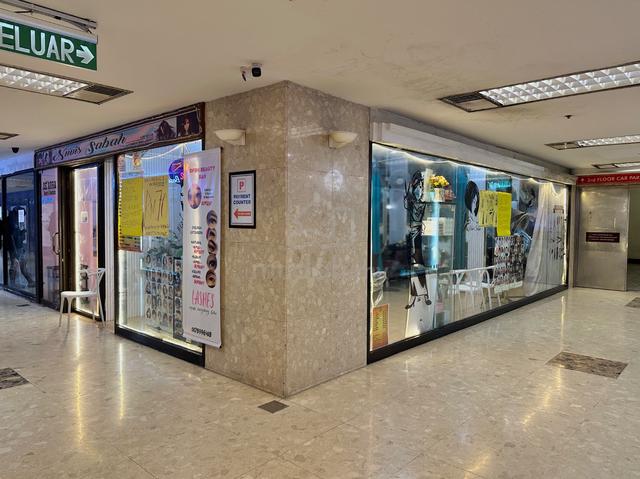 Center Point Mall 3rd Floor Corner Retail Shoplot for Sale I KK 1