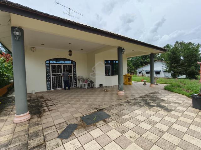 【For Rent】Kulai @ Kelapa Sawit Single Storey Kampung House 1
