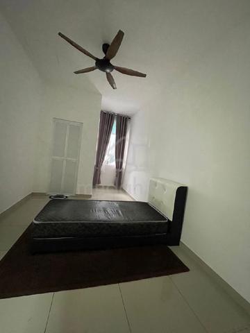 Bilik Sewa | Termasuk Elektrik, Air & WiFi | Olak Lempit,  1