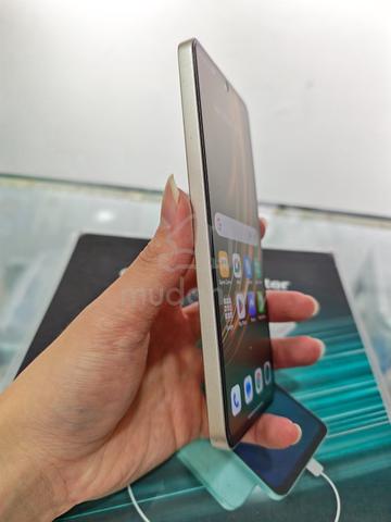 Realme 13 Plus 5G 12Gb + 14Gb Ram / 256Gb Rom 80W - photo 3 of 5