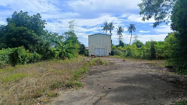 Industrial land with warehouse 1
