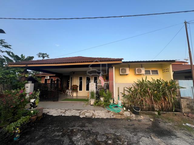 Semi-d corner lot 9 bilik Indera sempurna (renovated ,bebas banjir) 1