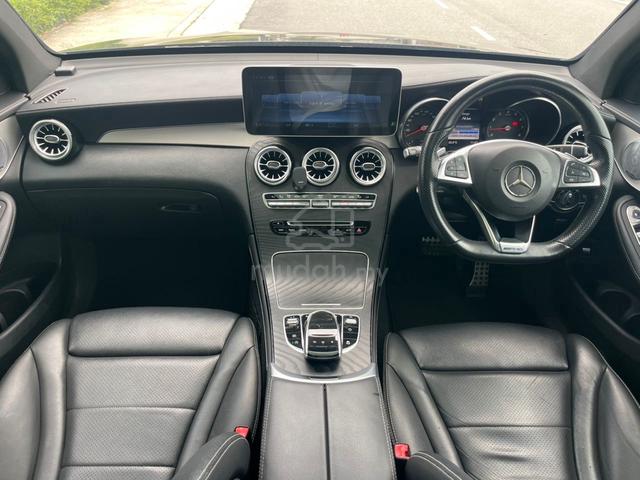 True 18/19 Mercedes Benz GLC 250 AMG DirectOwner - 4
