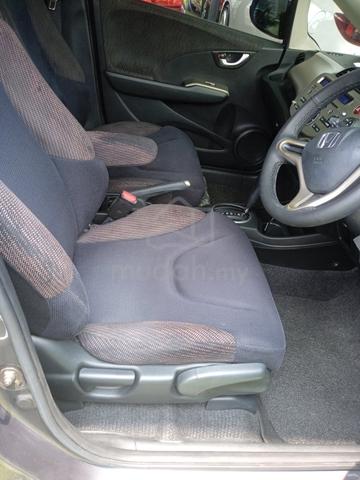Tip top condition low mileage 126km only 1owner - 5
