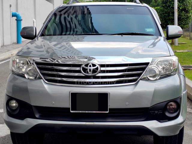 MPV 8-Seat FullLeather 2013 Toyota FORTUNER 2.7 V - 3