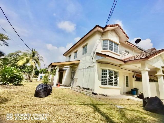 2 storey terraced house for rent corner unit taman putra prima puchong 1