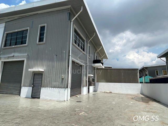 Gateway 16 BUKIT RAJA KLANG 1.5 Storey Semi D Factory For Rent 60x132 1