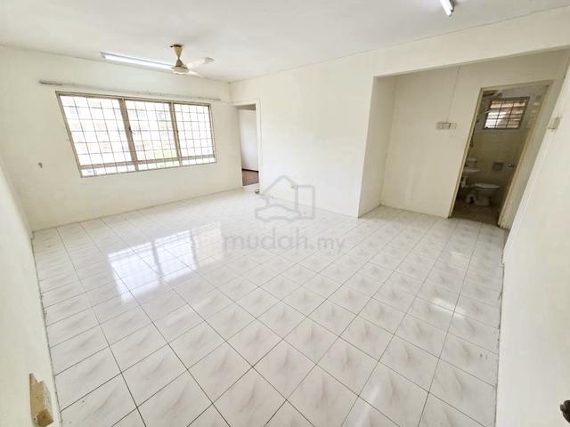 saujana apartment 1