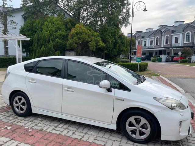2013 Toyota PRIUS 1.8 LUXURY (HYBRID) ZVW30R - 2