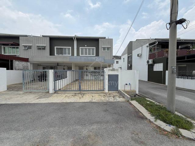 FACING OPEN - END LOT Double Storey Terrace Laman Haris, Puncak Alam 1