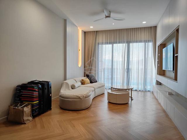 Queens Residences Q1 @ Queens Waterfront 1