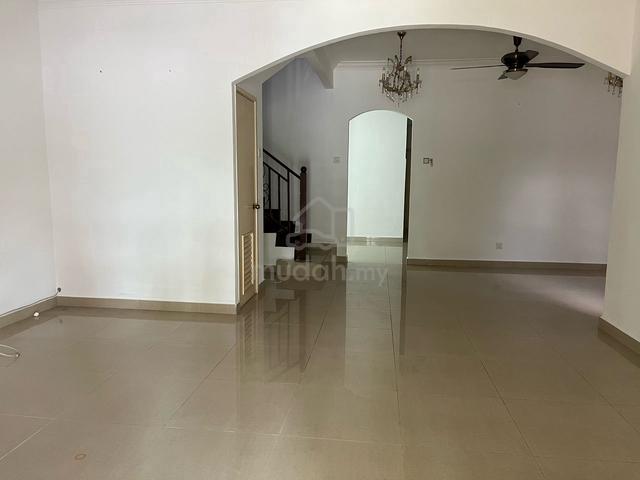 Hot Deal, Price Dropped House fo Sale USJ 22 Facing North and Open 4