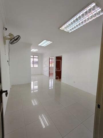 3 Storey Bungalow House Priced Below Market Value for Sale 1