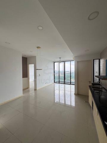 D' Pristine @ Medini 1