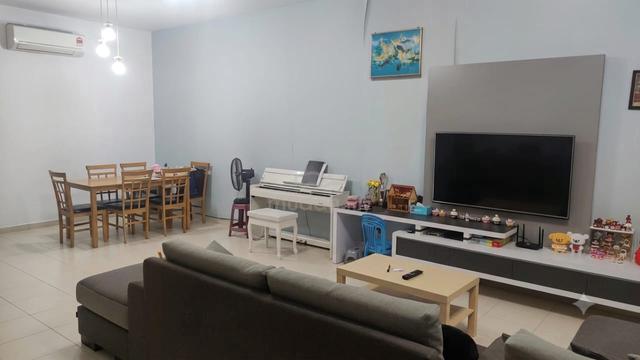 Bukit Indah 2 storey / 4 bedroom / renovated unit 1