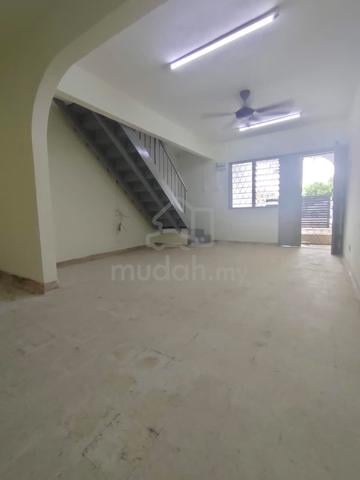 2 storey house @ Taman Sri Muda For Sale 1