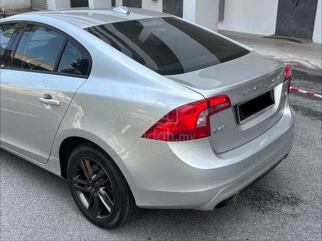 2016 Volvo S60 2.0 T6 DRIVE-E 306HP RARE Spec - 4