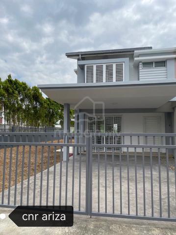 Elmina East Corner House 1