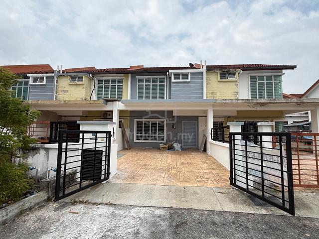 Like New | Reno | Freehold | 20x70 | 4b3b | Double Storey @ Semenyih 1