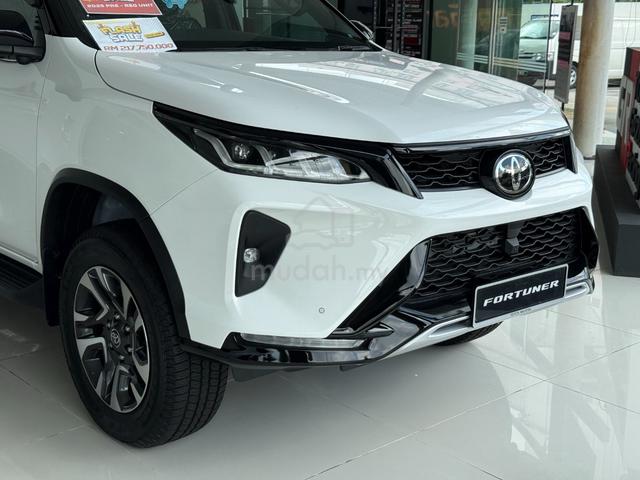 [Rebate 33k Pre Reg] 2025 Toyota FORTUNER 2.8 VRZ - 2