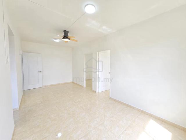 Flat Akasia Desa cemerlang 1