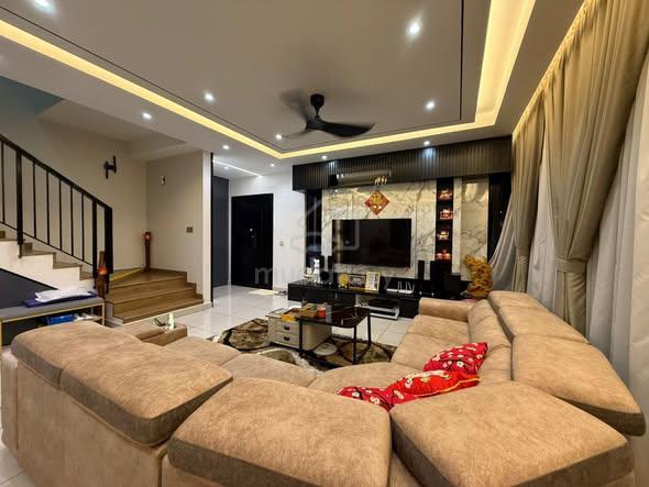 Ayra Bukit Raja Double Storey Endlot Fully Renovated Best Buy 1