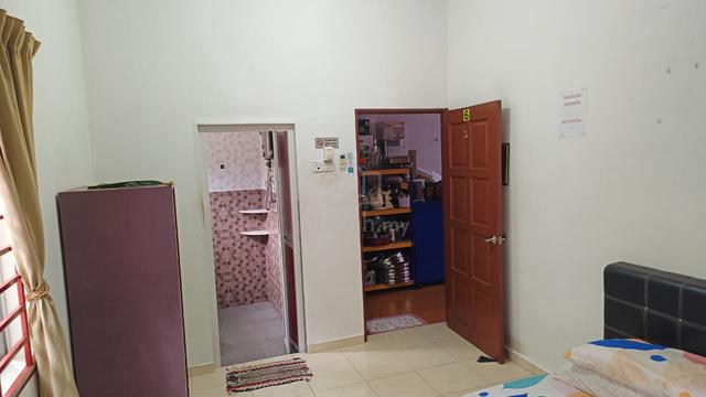 Room To Let 1