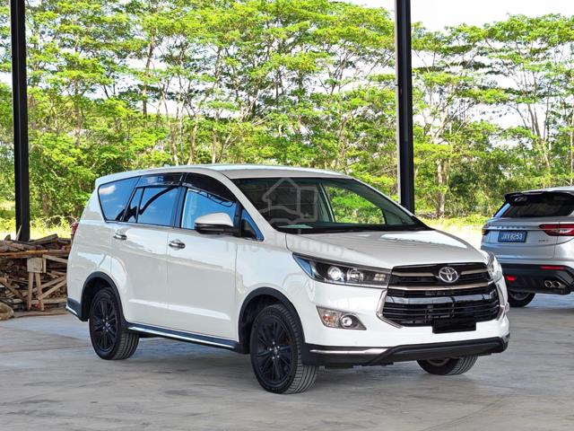 2018 Toyota INNOVA 2.0 X (A) LUXURY 7 SEATER - 4