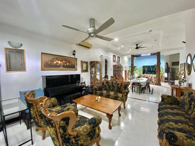 Fully Renovated, Bungalow Kampung Istana, Batu Pahat For Sale 4